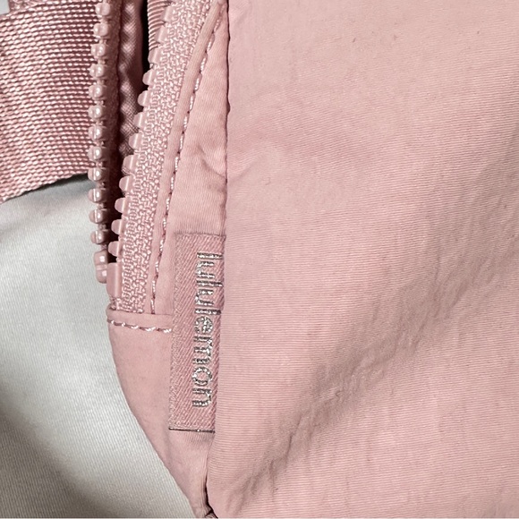 Lululemon Everywhere Belt Bag 1L New Calypso Pink Nylon Athleisure Crossbody - Picture 6 of 11